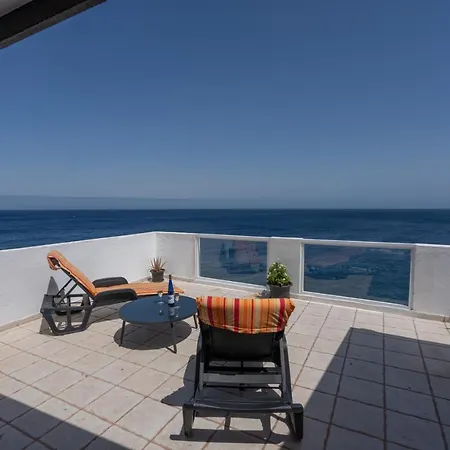 Spacious House With Huge Terrace Facing The Sea Holiday home