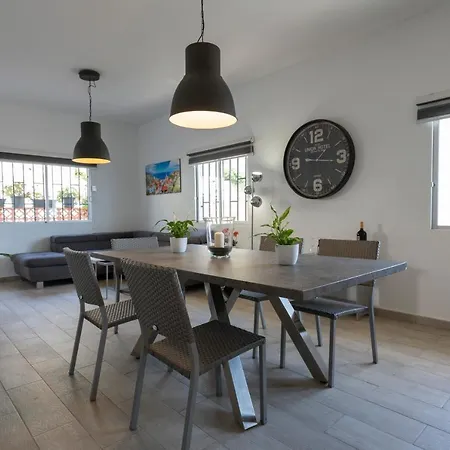 Spacious House With Huge Terrace Facing The Sea Bocacangrejo