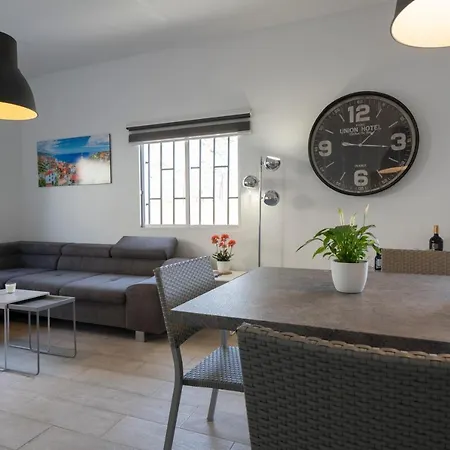 Holiday home Spacious House With Huge Terrace Facing The Sea Bocacangrejo
