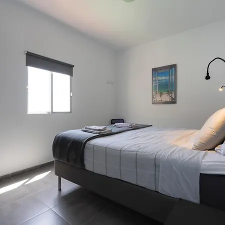 Spacious House With Huge Terrace Facing The Sea Holiday home Bocacangrejo