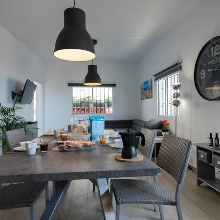Spacious House With Huge Terrace Facing The Sea * Bocacangrejo