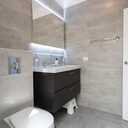 Spacious House With Huge Terrace Facing The Sea Holiday home Bocacangrejo