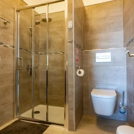 Σπίτι διακοπών Spacious House With Huge Terrace Facing The Sea