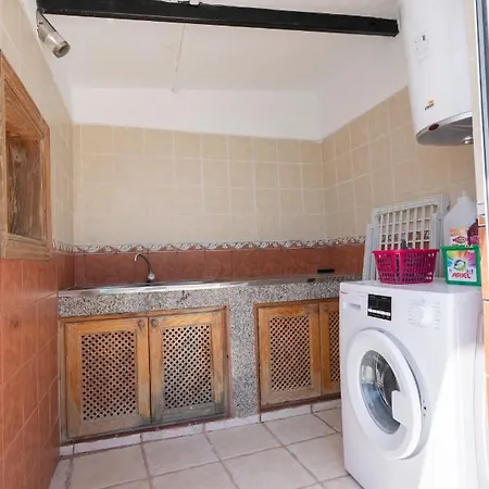 Spacious House With Huge Terrace Facing The Sea Bocacangrejo